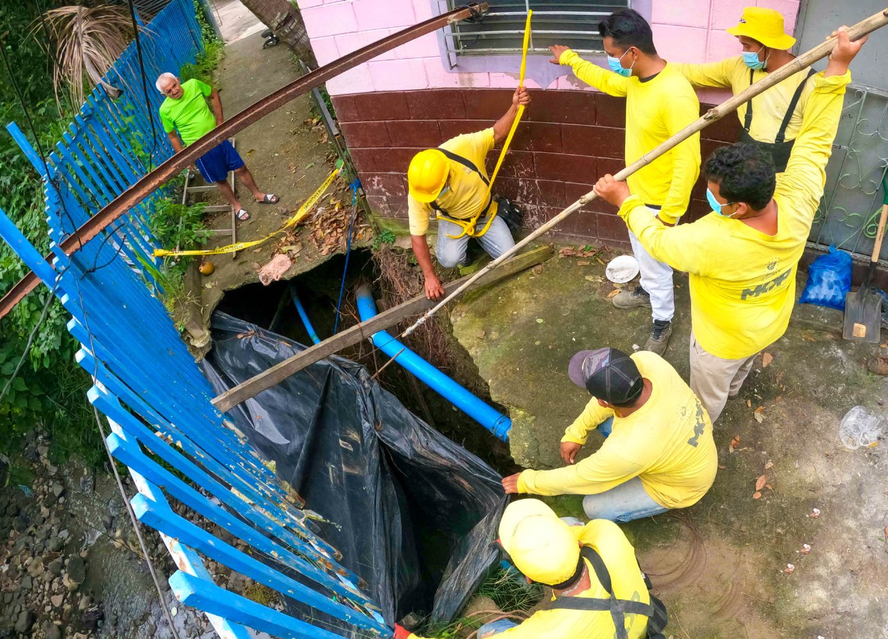 Obras Públicas inicia mitigación en comunidad ADESCO Roma en San Salvador tras colapso de tuberías obras-publicas-inicia-mitigacion-en-comunidad-adesco-roma-en-san-salvador-tras-colapso-de-tuberias
